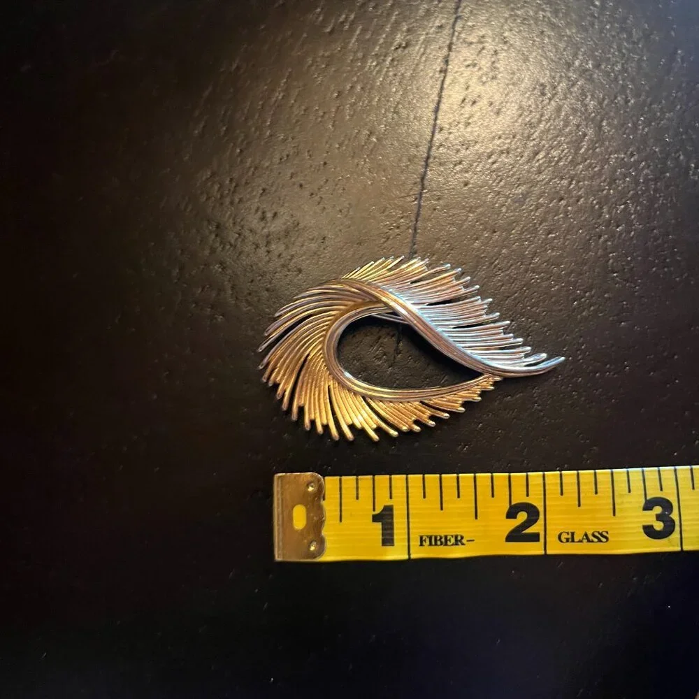 Vintage Gold Tone Crown Trifari Leaf Design Brooch